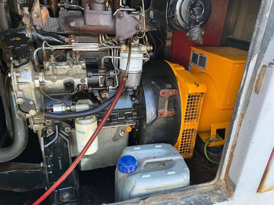 السلام عليكم مولد بيركنز 27 كيفي انكليزي كاتم المولد شغاله لاتبخير ولا تنقيص جاهزه العنوان محافظه ذي قار رقم ***********
