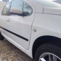 للبيع | بيجو 2005 (كير أوتوماتيك)  🚗 الموديل: بيجو 2005 ⚙️ ناقل الحركة...