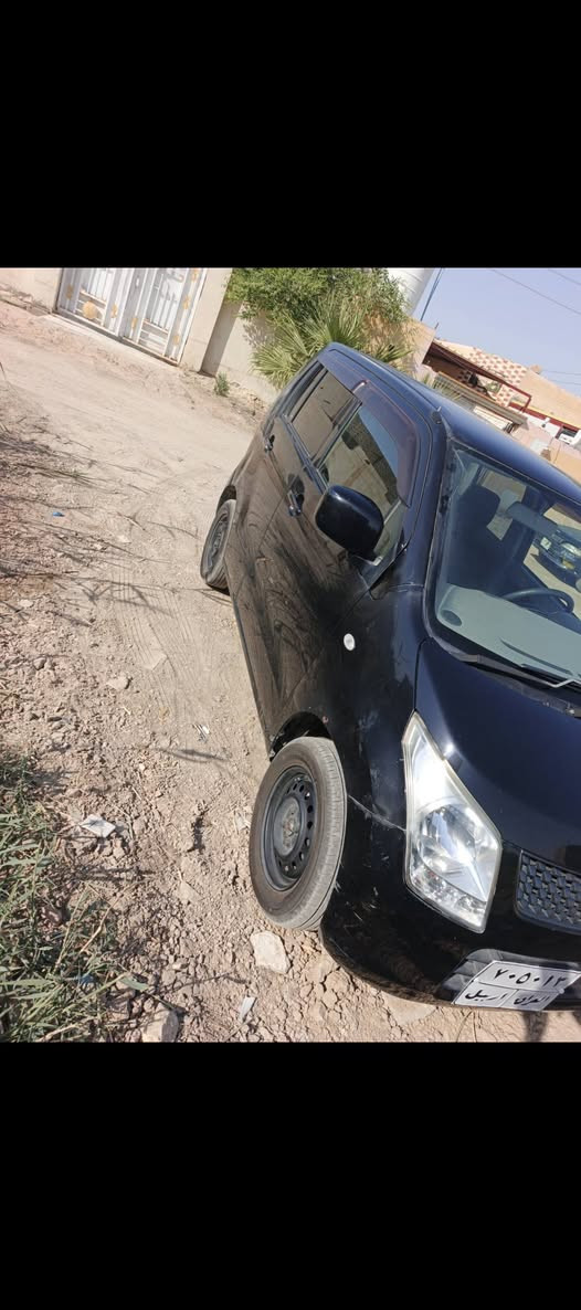 ساسوكي موديل 2011
مكينه وكير بجيس
حداديه تخم تاير 
رقم اربيل سنويه 27
متومه وكامله 
كصة قماره سياره حلوه وخدميه
كهربائيات كله شغاله
سعر 30 وبيه مجال مكاني ناصريه الغراف
*********** ناصرية, ذي قار
