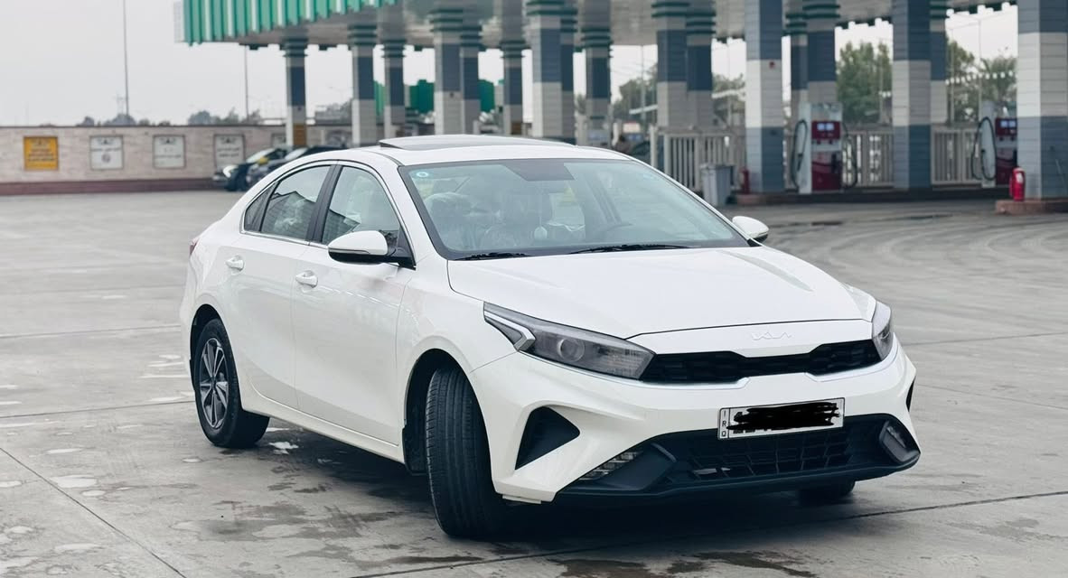 السلام عليكم
كيا سيراتو موديل 2022 
السيارة مكفولة من الصبغ و التبديل و البارد 
محرك 1600 دوش 
ماشية 50 الف حقيقي 
مواصفات
1- فتحة سلايت 
2- اشاير بل مري 
3- ويل كب اصلي 
4- تبريد قطعتين 
5- شادلهة شاشة اصلية ابل كاربلي
6- وشادلهة منضومة زنون اصلية 
7- بيهة سويجات عدد 2 مال الشركة
8- حساس خلفي 
9- لدات امامية + بروجكترات امامية 
داخل السيارة لونين اسود و صحراوي
السبير و العدة مالتهة بعدهن بحالة الوكالة مانازلات 
السعر 172 وبيهة مجال شي بسيط  بغداد الشعله
للاتصال ***********
