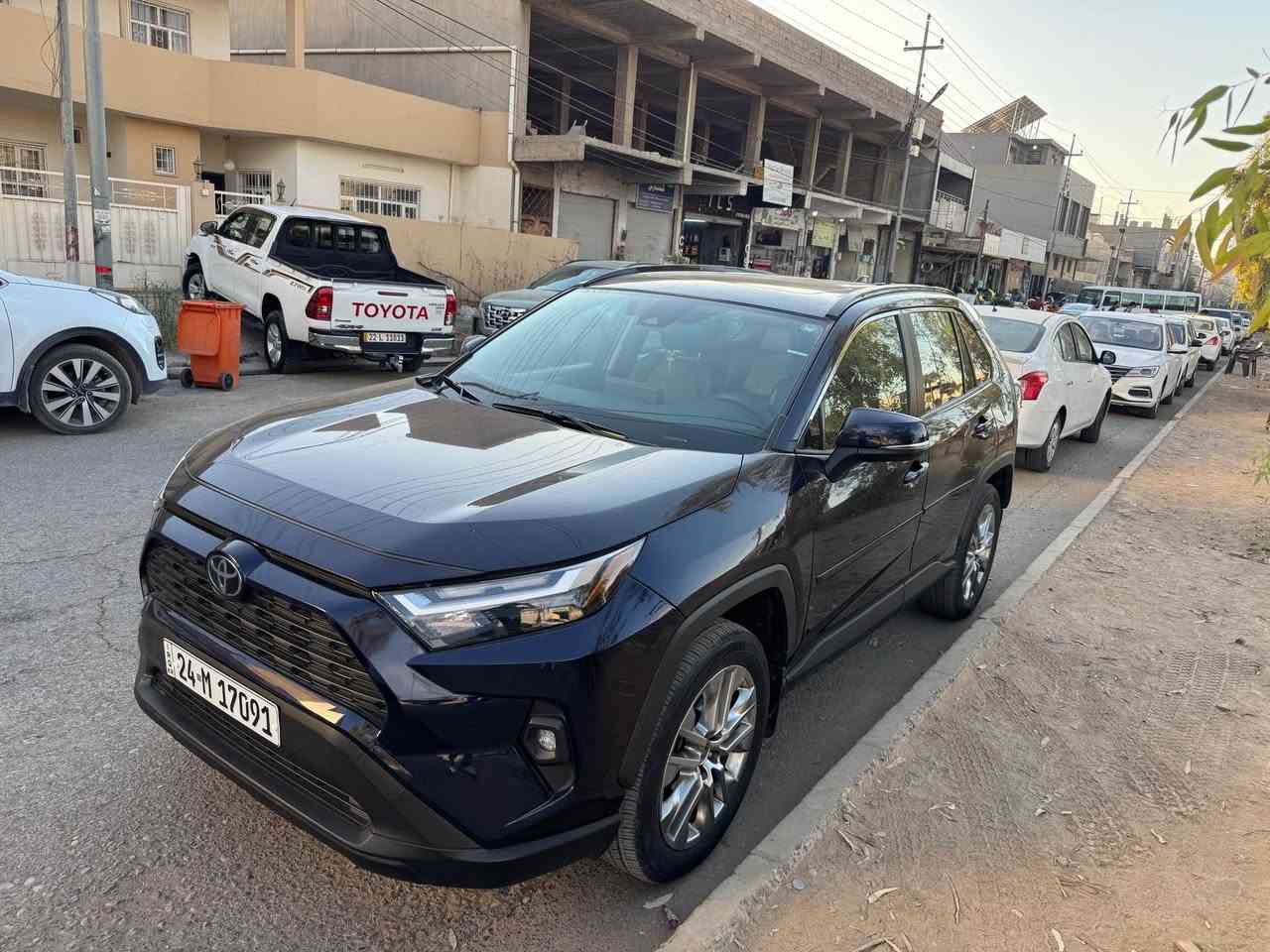 راف فور 
2023
فول مواصفات 
Xle premium
فتحة 
وجلد
ضرر موضح بالصوره نصف جاملغ امامي فقط
السياره رقم دهوك مكانها اربيل
للاستفسار 
***********
*********** أربيل, العراق

