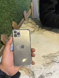 11Pro Max  256 بطاريه. ١٠٠ مبدله جديد اصليه  جهاز كلش نظيف    مكاني. ب...