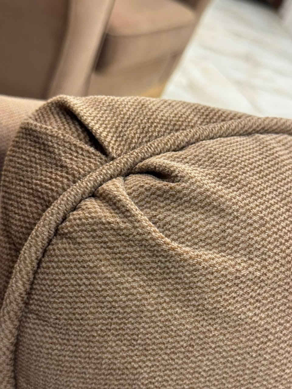 طقم كنب 7 مقاعد وارد أشلي  🛋️
خشب سويد 🪵 فخم و ثقيل جداً 🤍

📌اسفنج دانلوب 🤍

📌الظهر بوليستر طبي بالكامل 🤍✨

📌قماش جيكار  فاخر ✨

عمق مقعد 💺 واسع جداً 👌🏻🤍

 استخدام بسيط جداً بحال الوكاله . (( بسعر مغري جداً )) الله يبارك لصاحب النصيب ✨🤍

  .


**إذا كنت صاحب هذا الإعلان وتريد حذفه لأي سبب، رجاءا أرسل رسالة إلى الدعم الفني**