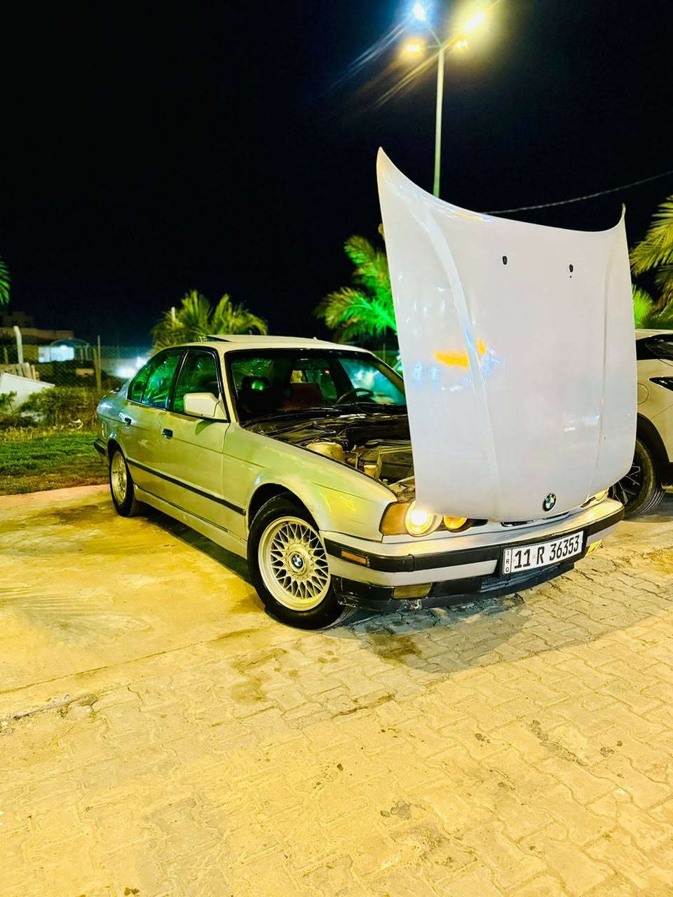 السلام عليكم بي ام دبليو 525 اصل 520 مكينه جير ومكينه 525مكفولة  من الضربه القوية قليل بيه مناطق صبغ
 رقم بغداد مشروع وطني بسمي حداديه السياره الجديده تخم تاير جديد ويل خليه غرفه جلد اسود كهربائيه تبريد شغال كهربائيات كلها شغاله لايت زنون اصلي غاز كير مكينه جديده ض فتح سلايت روف شغاله العنوان نجف 
 ***********(58
