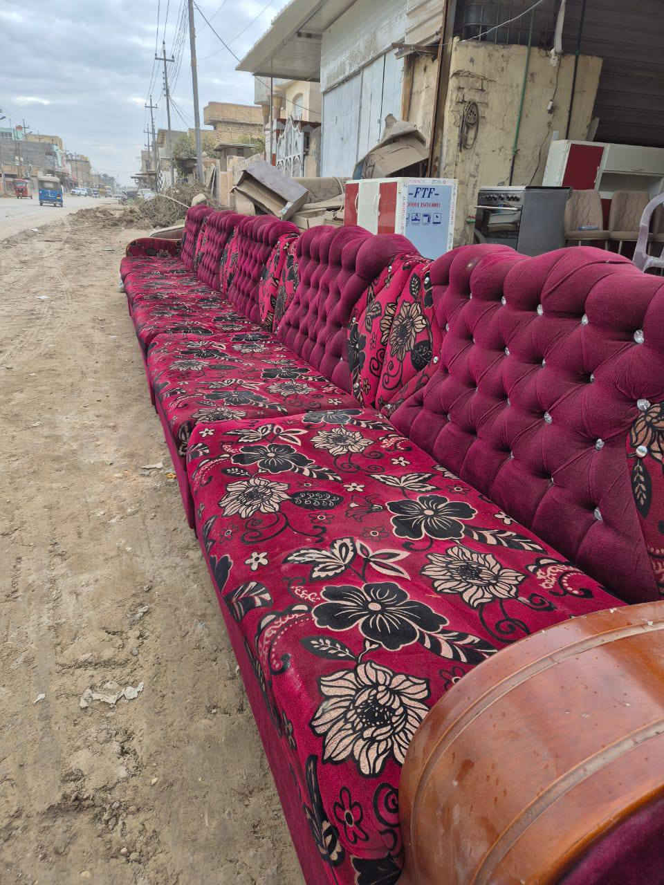 السلام عليكم ديوان مستخدم نضيف كلش تسكام 11مقعد حرف L تسكام العنوان الحمزة الغربي  الحي الاستفسار ***********
