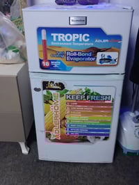 ثلاجة ٦ قدم • أبيض