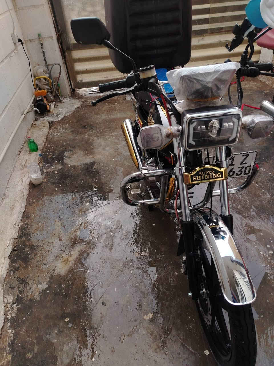 السلام عليكم دراجة شانينك سوبر مرقمه رقم بغداد انكليزي باسمي صارلي 10 ايام من ماخذها اضافة وياها خوذة اصليه و صندوك بلاستك كبير جديد و من استان موبايل، السعر مليونين و 200 عنوان بغداد الشعب
رقم الموبايل *********** متواجد واتساب....
