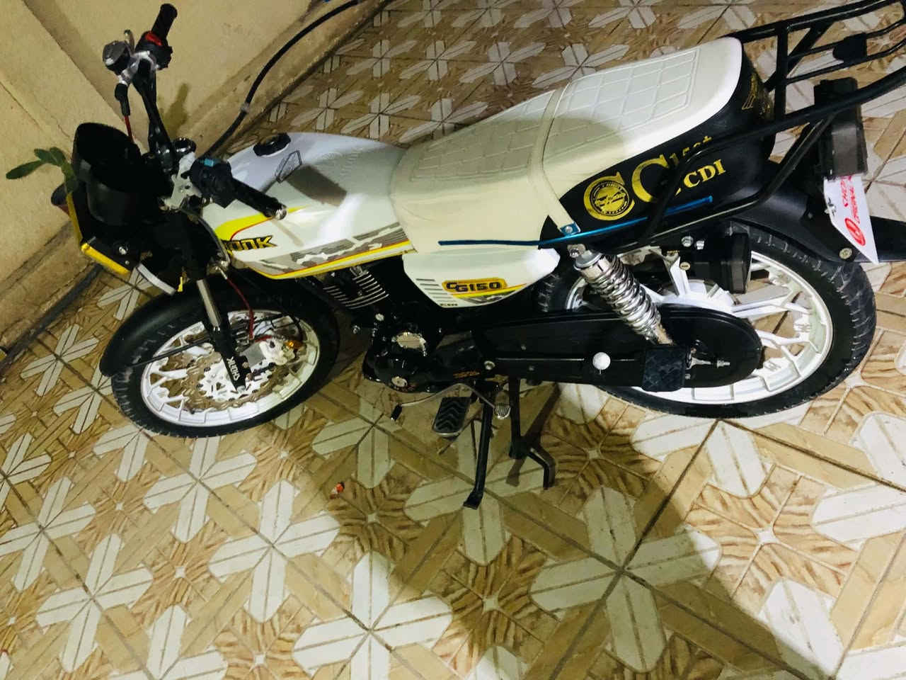 سلام عليكم حبايب دراجة سيفانه مكينه سودة لبيع مكفوله كفاله عامه موديل 25 جديدة بل جيس تجي وشوف بعينك ما متعوبه لسعر 850وبيها مجال لشراي مكاني حله شارع 40 هاذا رقمي *********** ول خاص مفتوح
