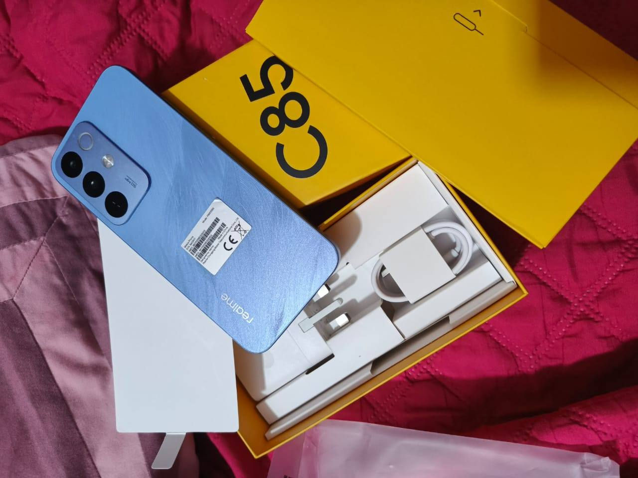 السلام عليكم 
ريلمي C85 مستمل يومين غراضة ما مفتوحة 
شاشة 6.8 و تحديث 144 هرتز
معالج سناب دراكون 865
 عشوائي (RAM) بسعة 8 + 16 
 ذاكرة 128 
بطارية  7000 مللي أمبير.
شحن سريع  45 واط 
200 الف 
بغداد الحارثية 
*********** بغداد, العراق
