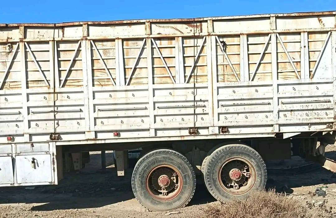 بسم الله الرحمن الرحيم.                               رقم 5
اعيد نشر بسسب وعود كاذبه

سلام عليكم  مدير كروب َمحترم

عربانه عمل محلي جناب ذات جوانب متحركه

يعني صير فلات

طول ١٢مترو ١٠سم

ارتفاع215 متر تقريبنا

تحمل حنطه 52 طن تقريبا

مجموعه فولفو دنكيرين

بيه مكان و قواعد للدنكير 3

تايرات ٢٤/١٢٠٠ نضافه ٢٥٪  5500$وبيه مجال بسيط

مكانه بغداد عوريج قرب دائره مرور تسقيط

مقابل مخابز بابا الاغى

اي استفسار مراسله ابو عبد الله على واتساب

ابو عبد الله

***********

جمال ابو حسام ***********

واتساب
