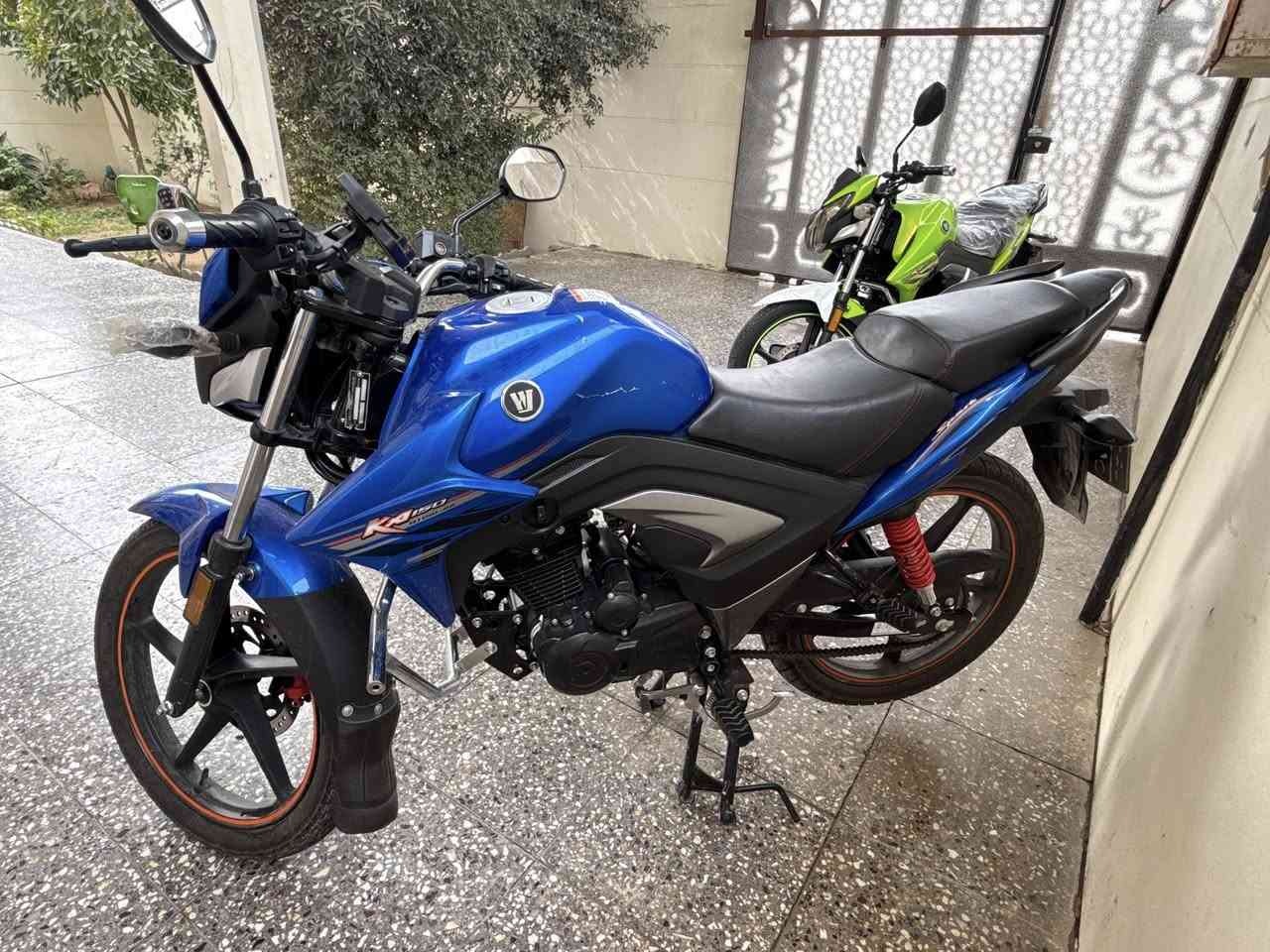 سلام عليكم  هاوجي للبيع <<موديل 23 مشدود 25 دراجات ثنين أزرك واخضر >>
شراي يدخل خاص او يتصل *********** 
العنوان التاميم شارع ام عمار
