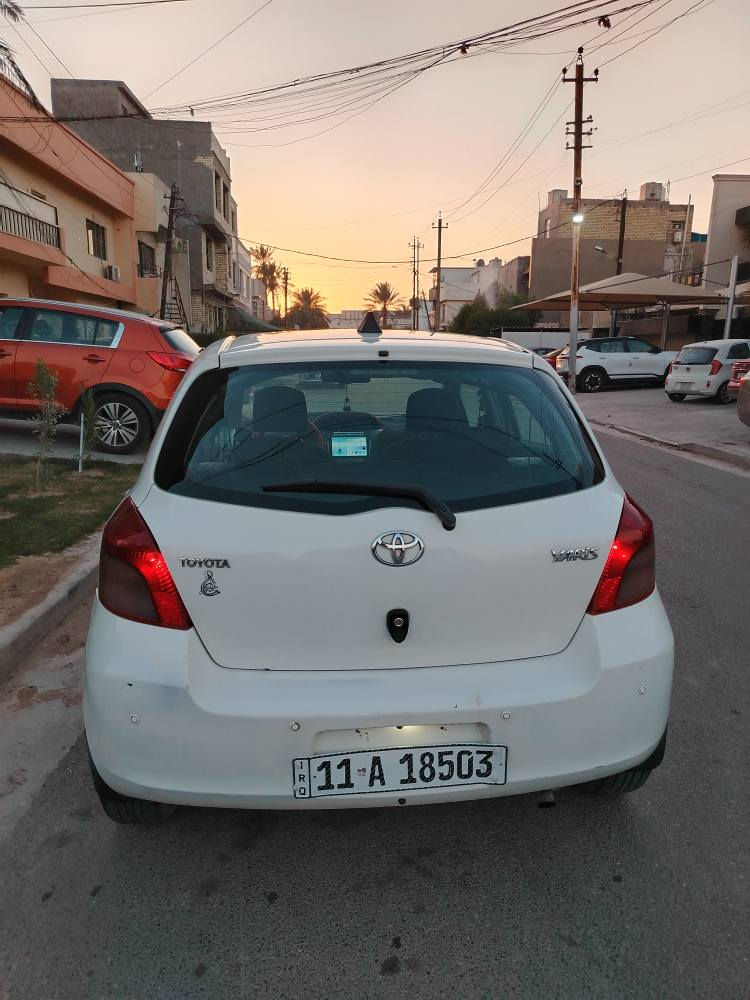 بلاديه بدون صبغ فقط ربع البنيد 
موديل 2007 محرك 1500
اوتوماتيك تبريد تدفئة
شاشتين مع كامرات عدد 2 داش كام
سنترلك ريمونت سويج عدد2
خم تاير جديد باتري جديد
صدر خلفي امامي جديد
سياره جاهزه ترايه موديل 25
شرط سياره بسمي رقم جديد تحويل مباشر
سعر 82 وبيها مجال للاستفسار على رقم *********** بغداد, العراق
