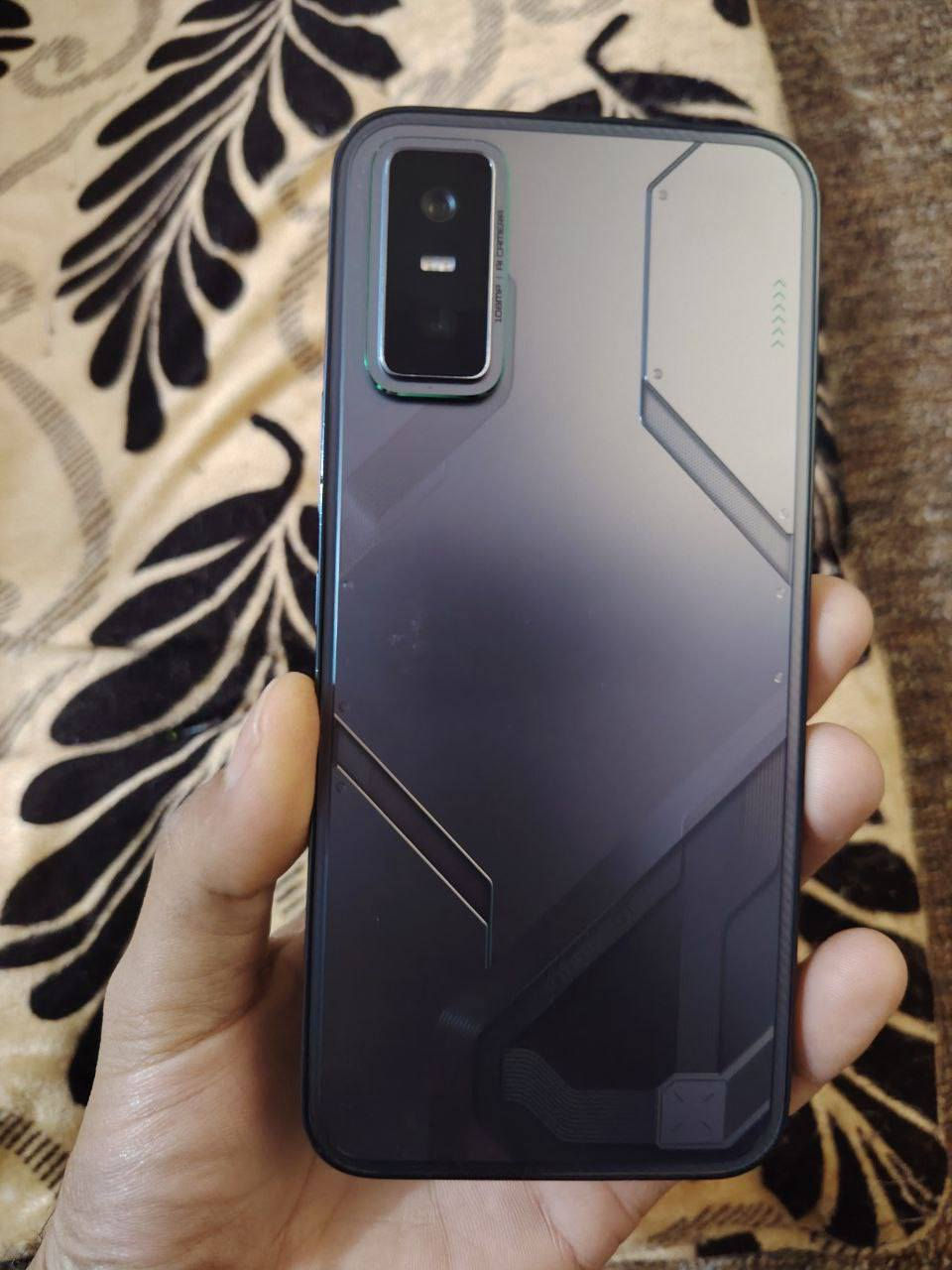 السلام عليكم جهاز انفنكس GT 30 PRO جهاز نظيف بطاريه 97 غراضه كامله شاحنه وبوكس بس سماعه ما اجت وياه ومبرد كذلك ما اجه وياه يشغل 120 فريم بسلاسه السعر المطلوب 300 الف رقمي *********** مكاني كربلاء الحر الصغير
