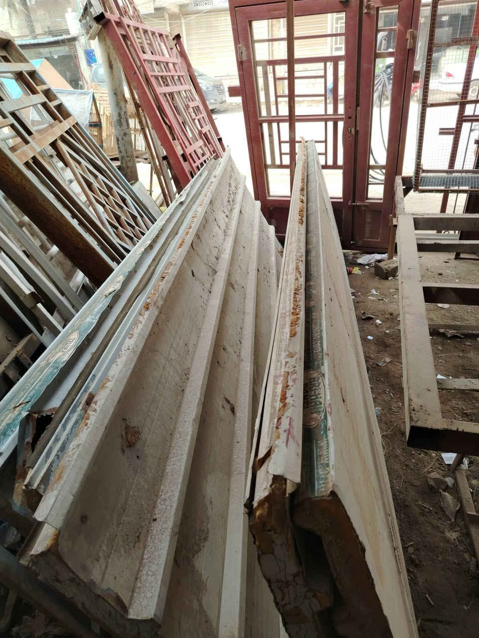 السلام عليكم متاح شيلمان وسندويش وبيبان وشبابيك تسكام
***********
