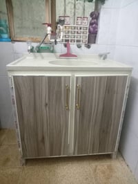 سنك حجري للبيع نضيف ب ٧٥ 07518084647