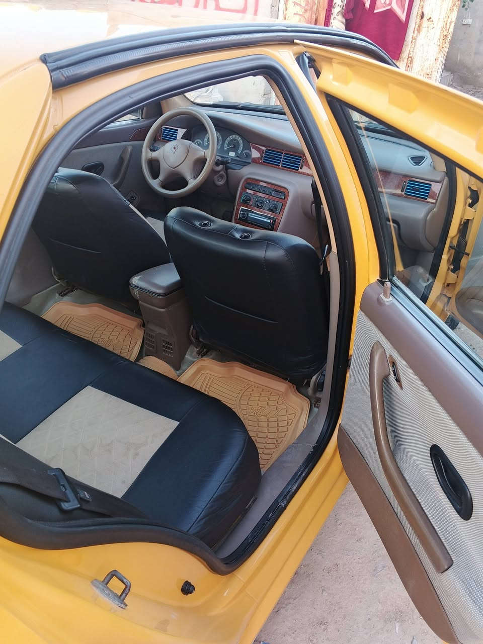 السلام عليكم سياره سمند للبيع سياره جديده مال بيت مامشتغله تكسي ماشيه 120 الف حقيقي سياره مكفوله كفاله عامه السعر 52 هاتف ***********
