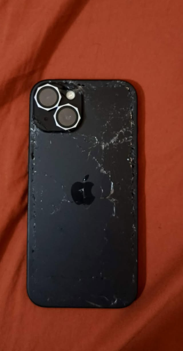 السلام عليكم
آيفون 15 عادي للبيع ذاكره 128 بطاريه 83 عدد الدورات 1053 جهاز وتر بروف ما مفتوح بس ضهره مكسر كله شغال فيس إيدي كامره كله شغال جهاز ملحقاته كامله كارتونه مطابقه قيم واخذ مكاني كربلاء


**إذا كنت صاحب هذا الإعلان وتريد حذفه لأي سبب، رجاءا أرسل رسالة إلى الدعم الفني**