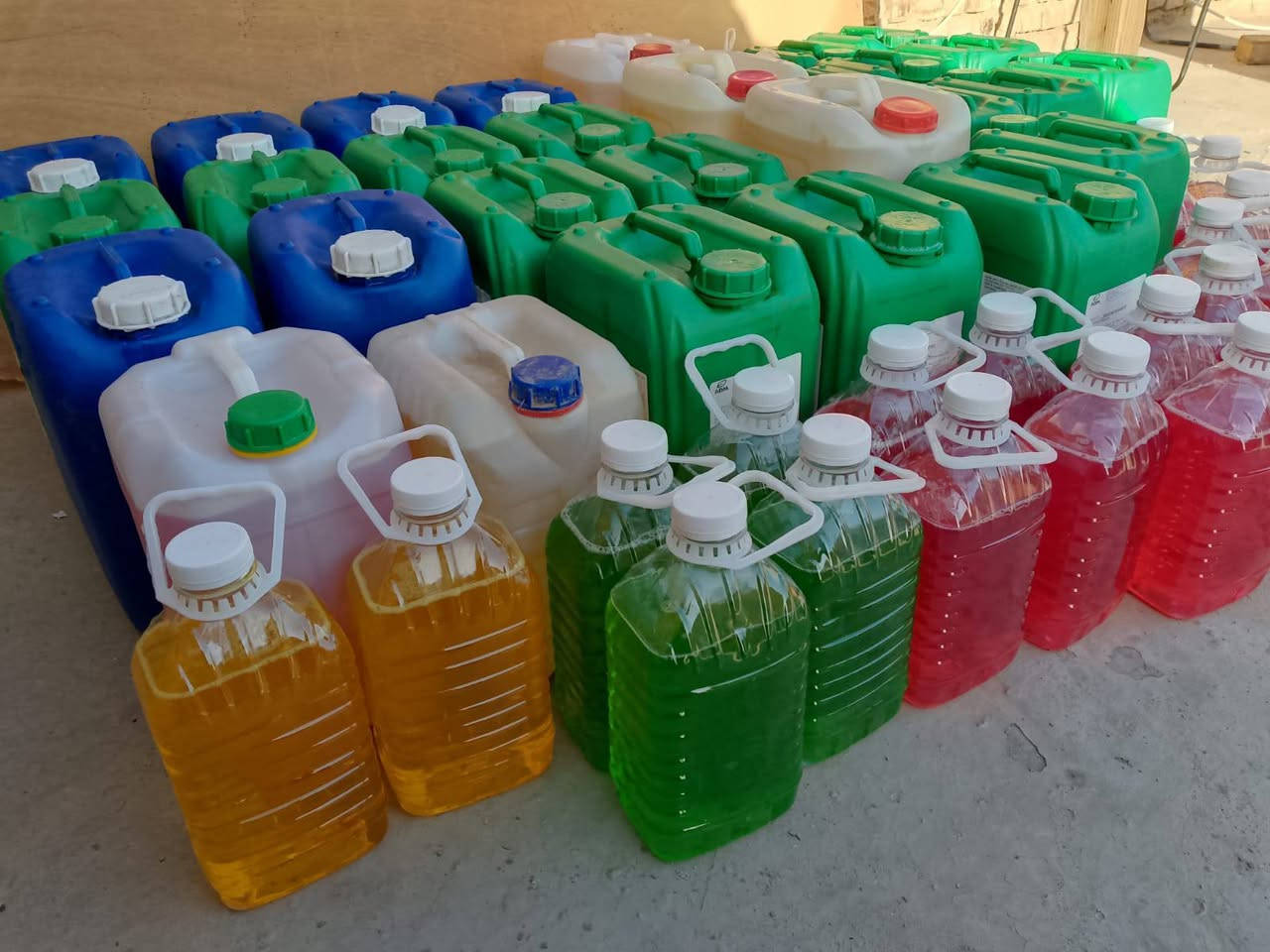 السلام عليكم يوجد لدينا زاهي جلكان ١٠ لتر ودبات ٣ لتر سعر الجلكان ٦ وتوصيل ١٠٠٠ سعر الدبة ١٥٠٠  طلب اكثر من  عشرة دبات وحدة مجاني للحجز والاستفسار مراسلة الصفحة او اتصل على الأرقام *********** واتساب ***********
