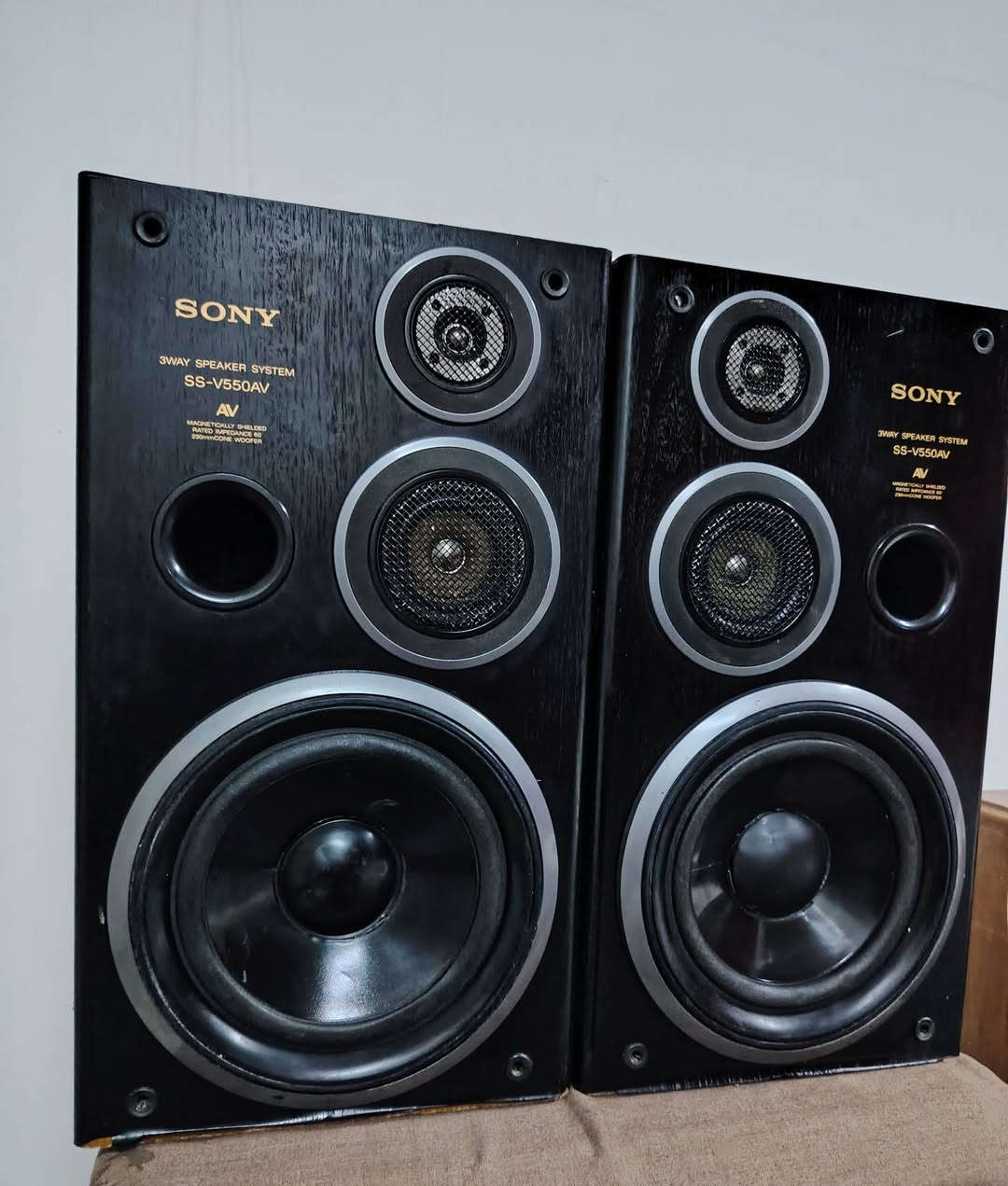 السلام عليكم.. سماعات سونيv550..  القدرة 100واط  لكل سماعة نظافة جيدة.. كما موضح بالصور.. شغالات بالكامل السعر 60الف .. يوجد توصيل


**إذا كنت صاحب هذا الإعلان وتريد حذفه لأي سبب، رجاءا أرسل رسالة إلى الدعم الفني**