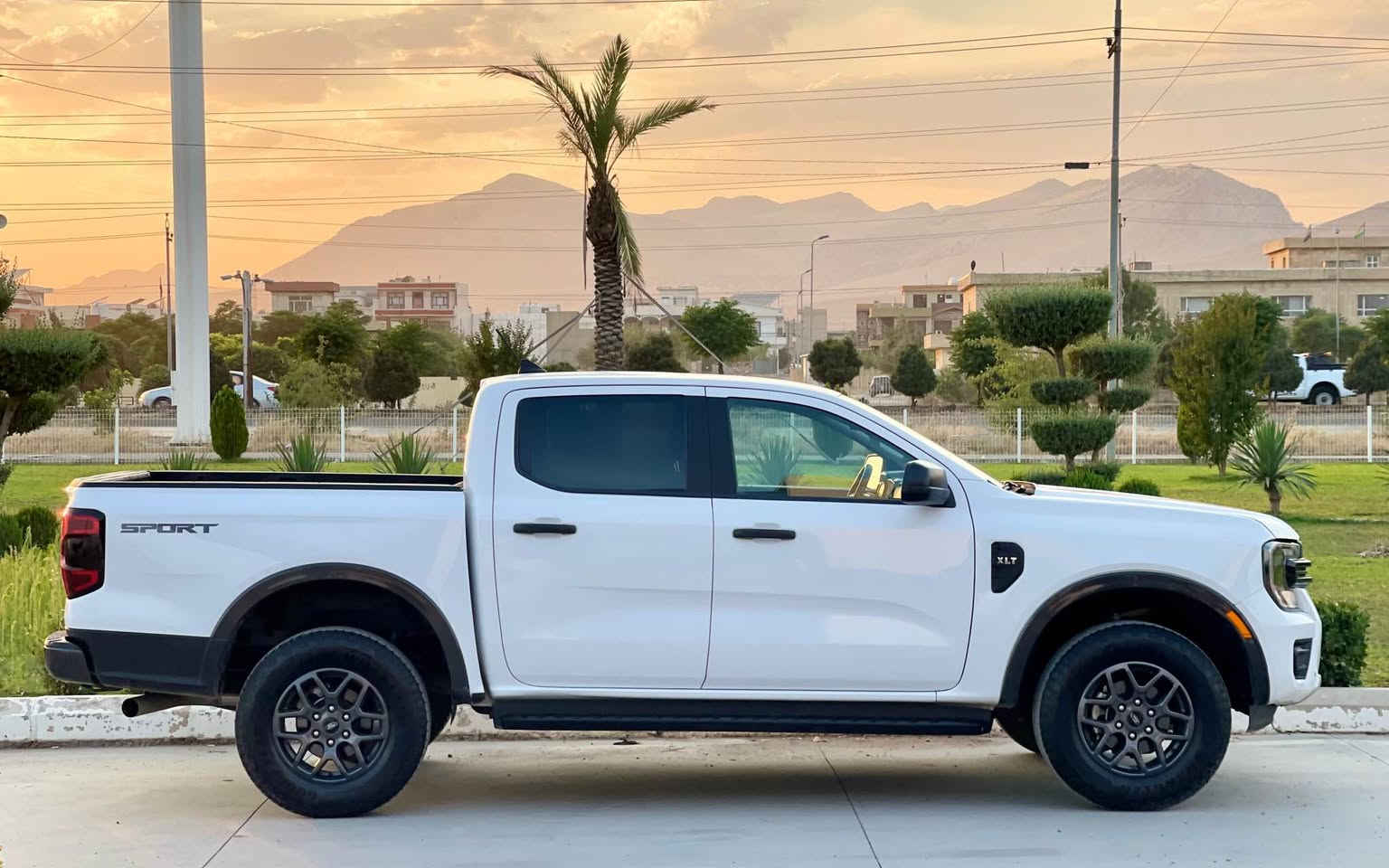 2024 FORD RANGER, XLT
•مۆدێل /  ٢٠٢٤ 
• ( ۲ پارچە بۆیاغ بۆنت چاملغ)
• ئێرباگ بەس سوكان و شان
• چوار پستۆن 
• سلایت 
• بی دەبل اكسل
• (35) هەزار مایل ڕۆیشتوە
• ژمارە کاتی نەشکاوە ٣ مانگی لەگەلە

1FTER4GH6RLE21859

•نرخ / 233$
*********** رانية, السليمانية
