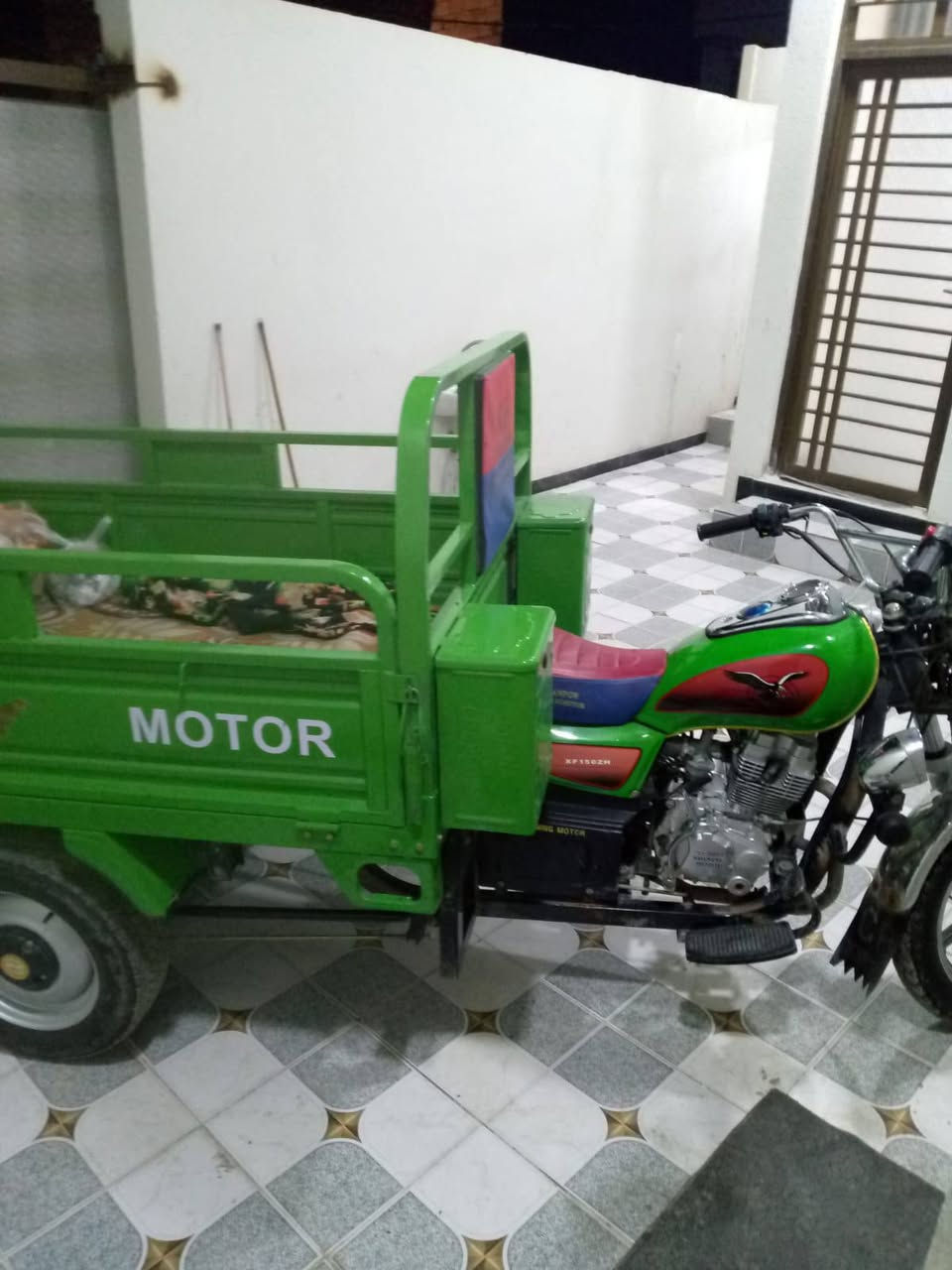 السلام وعليكم للبيع ستوتة مديل ٢٥ جديدة وكيل وصل موجود مشترية مليونين و ٨٠٠ ورايده مليونين ونص قفله عنوان بصرة ***********
