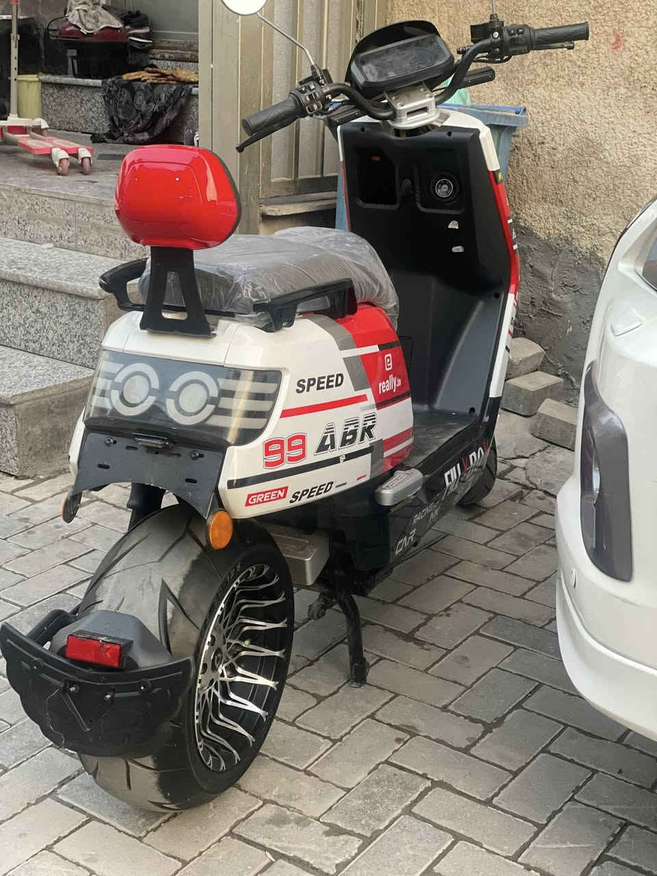 كاسحه ستخدام قليل بيها جكات تصعد ونزل ع الريموت ملف ٥٥٠٠ صاروخ مكاني بغداد
***********
