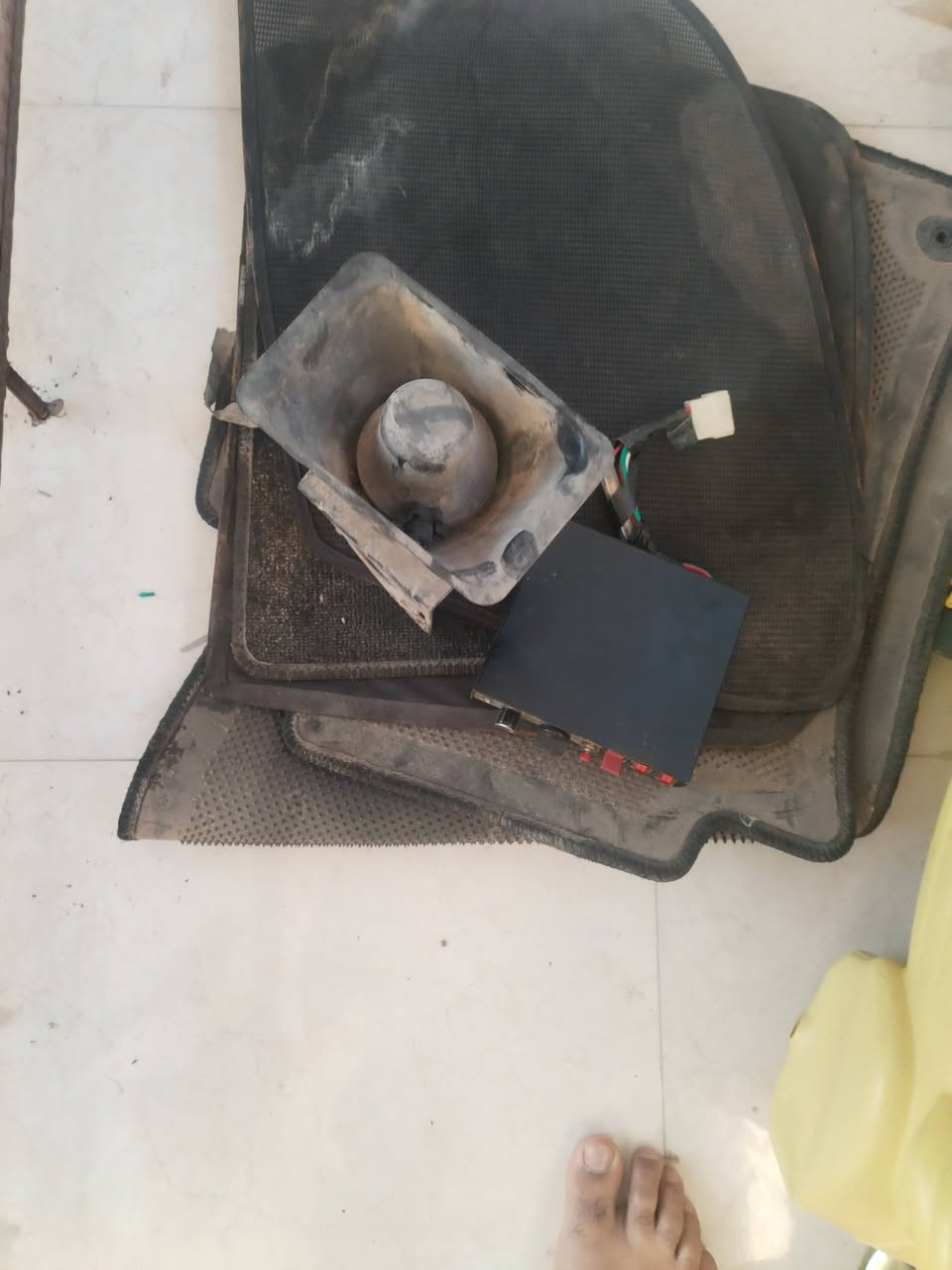 عبارات تاهو مديل 12  نوزلات تخم جهاز إنذار وصافره وشمسيات لبيع كلهن مكاني كربلاء ***********
