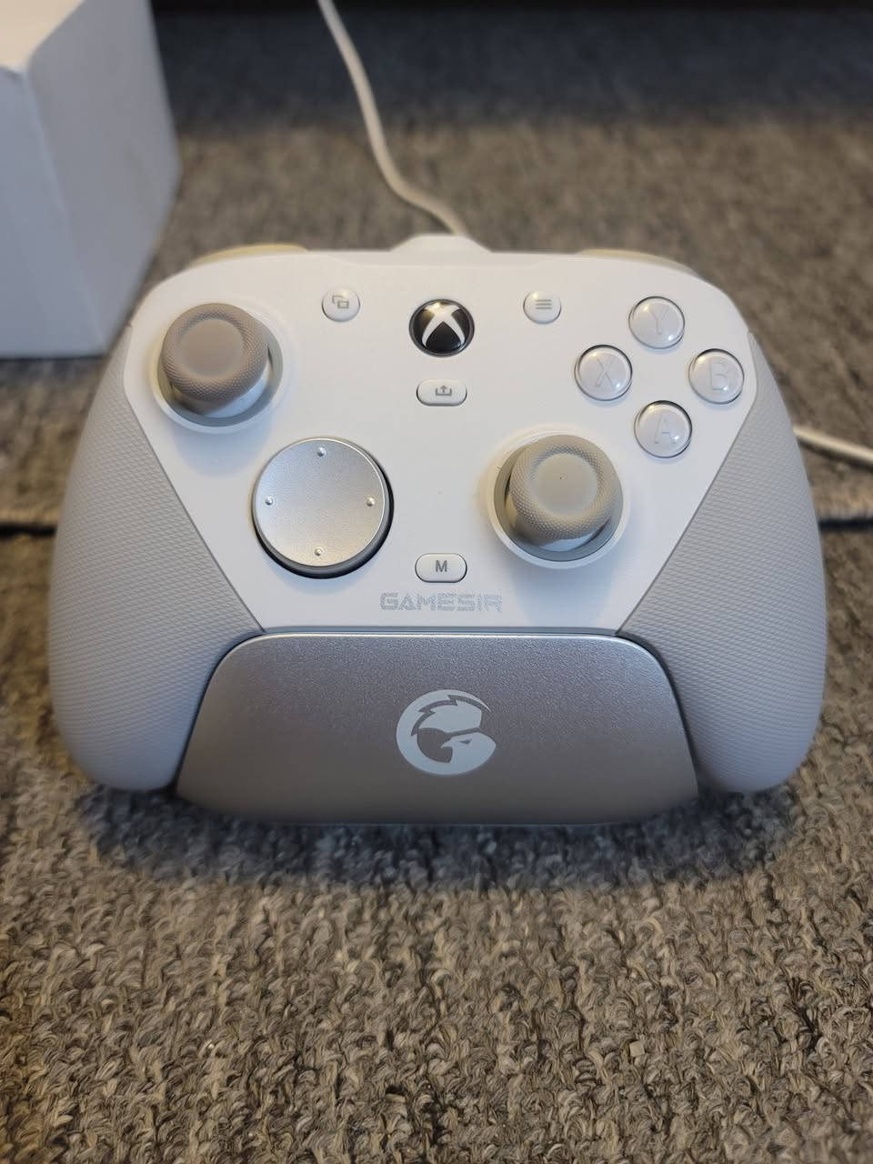 كونترول gamesir g7 pro مستعمل قليل نظيفه بنسبة 99% يجي وياهه قيم باس والكيبل وقطعة البلوتوث 2.4g ويجي وياهه القاعده والالاتجاهات قابله للتغيرر وياهه هديه كونترول فرك للتواصل مراسلة الحساب او مراسلة هذا الرقم *********** وسعرهه 70 الف ومتوفر توصيل لجميع المحافظات
