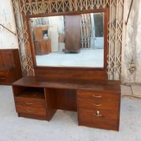 ميز تواليت • مستعمل • درويش البياع