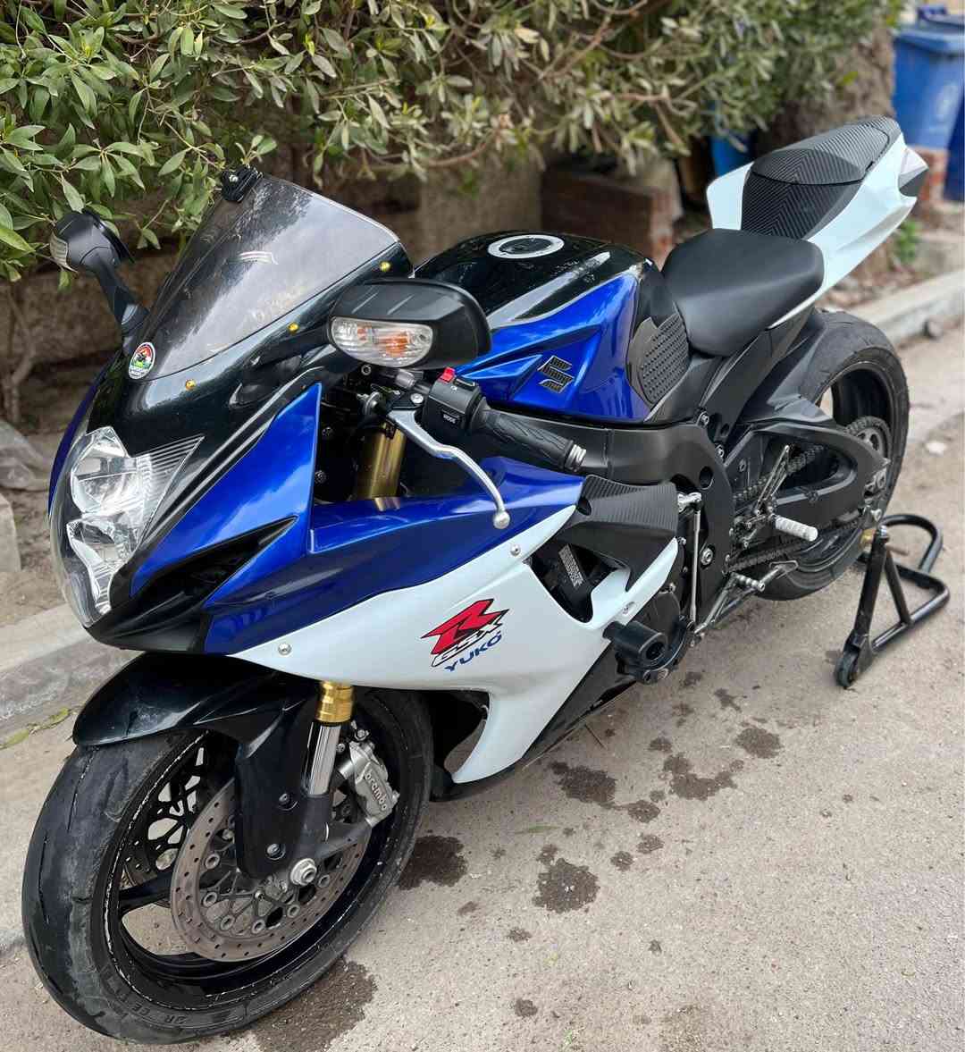 السلام عليكم دراجه جكسر 2015 مكينه 750 الدراجه كفاله كير مكينه استوك مابيها برمجه الاضافات الي عليها هدرز اصلي و سلايدرات اصليه اوراق مابيها سعرها ب55 و بيها مجال حك الجيه مكان بغداد المنصور *********** بغداد, العراق
