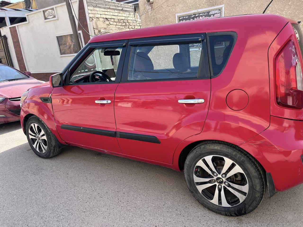 السلام عليكم كيا صول 2013 صبغ الجاملغات الامامية والبنيد وتكمة خلفية 1600 جي دي اي السعر 88 وبيهة مجال مكان السيارة التراث قرب مكتب قائد الشمري ***********
