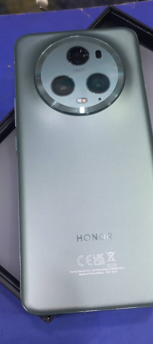 مبايل هونر ماجيك5 برو
استخدام شخصي شهر او اقل
ما مبدل ولا مفتوح بي شي
جهاز مفتوح 100\100
هوه وكارتونته مع الشاحنه الاصليه
السعر 600
للاستفسار مراجعه الصفحه او
 الاتصال بالرقم
*********** عمارة, ميسان
