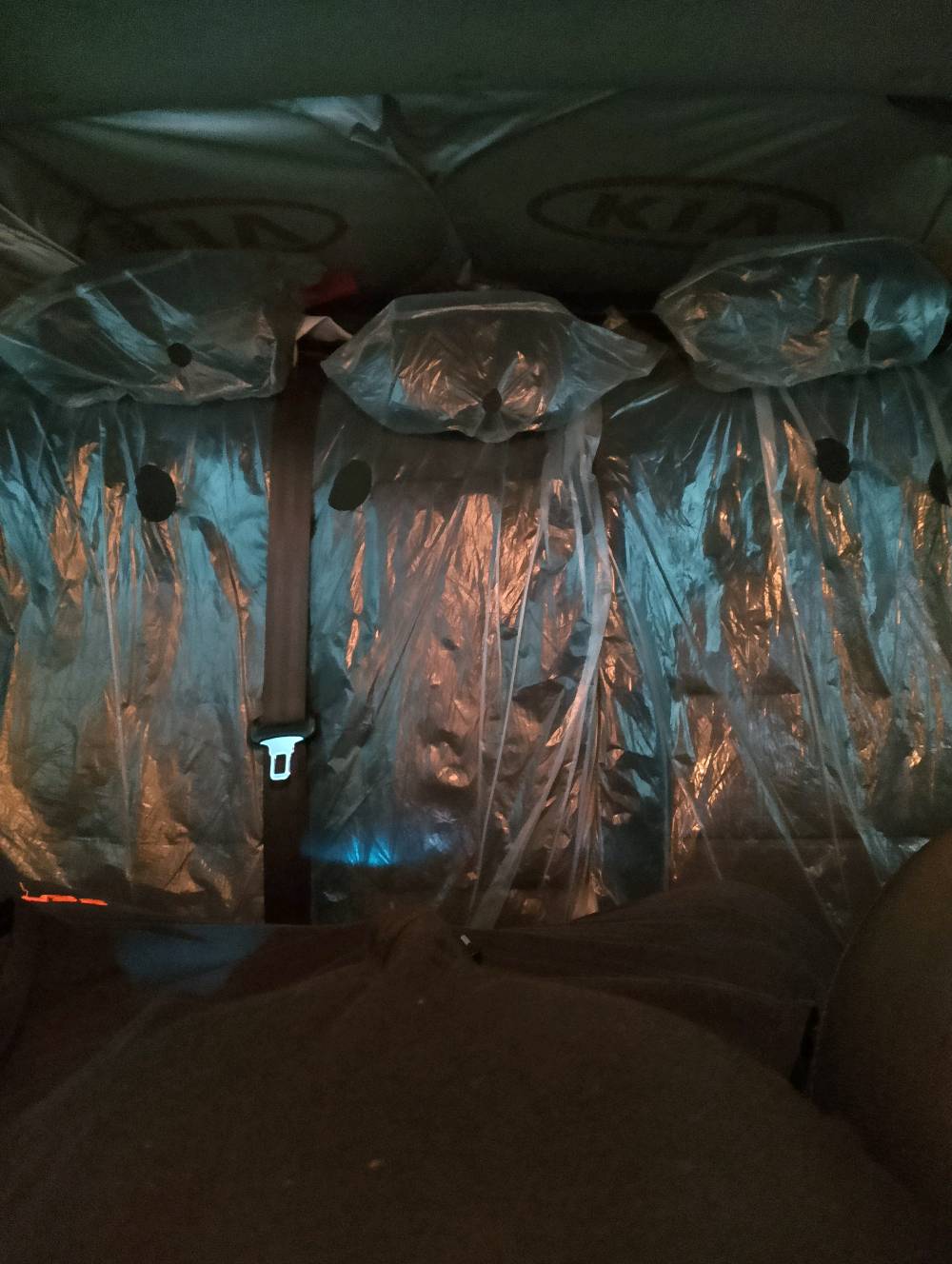 للبيع سيارة كيا، موديل 2018 وارد كندي. السيارة بحالة جيدة مع بعض الكشط الخارجي، موضحة بالصور. المحرك ممتاز وداخليتها نظيفة ومركبة بشكل مريح. الصيانة منتظمة والسعر 130 دولار، مع إمكانية التفاوض.