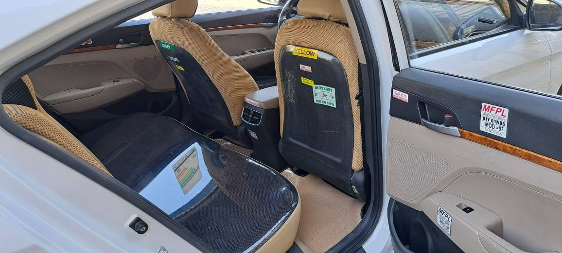 السلام عليكم
للبيع هونداي النترا 2017 خليجي 1600 دوش اقتصادية
رقم بغداد بسمي
ماشيه 72
بيهى طخه بل جاملغ الخلفي
اشاير مري
تخم تاير جديد
تبريد قطعتين 
شاشة +كامرة  
كير ومحرك كفالة عامة
السعر،،،، مكاني بغداد مدينت الصدر  رقمي ***********
