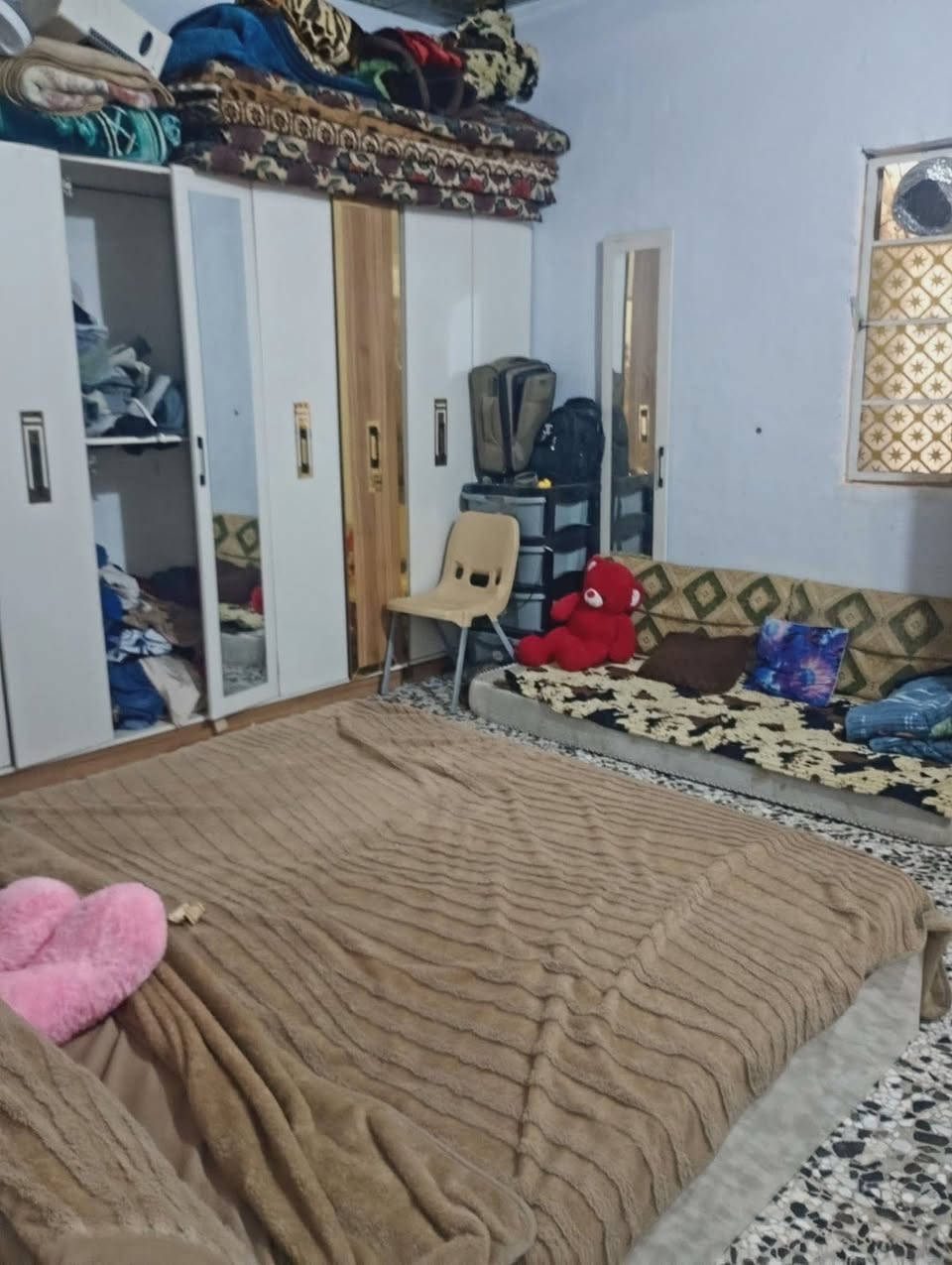 بيت للبيع شارع مطار قديم قرب أسواق عسوله بيت 50متر أساس صب بناء طابوك وسقف عكاده وغرفه فوك صاله ومطبخ سعره ١٥ هوه لاثاث اي ستفسار خاص


**إذا كنت صاحب هذا الإعلان وتريد حذفه لأي سبب، رجاءا أرسل رسالة إلى الدعم الفني**
