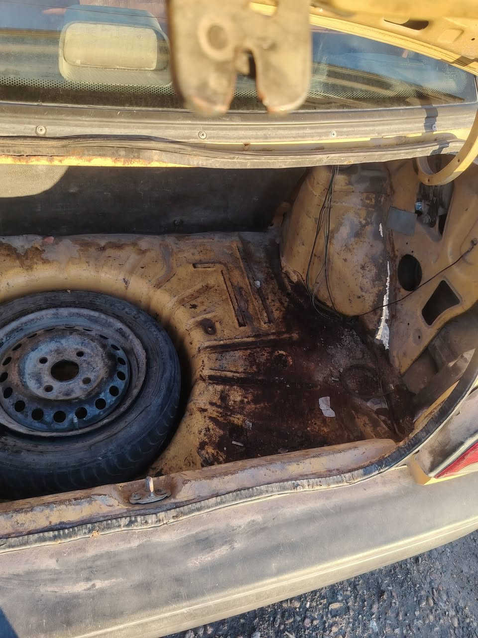 سلام عليكم سايبه موديل ١٢ رقم صدامي مكينه كايمه وصاصي من صفحت اليمنة يرادلة تعمير وراعيهة موجود سنوية صاقطة من ٢٣ هيئة مدفوعة من ال١٨  سعر ٧ وبيهه مجال المكان تاجي رقم ***********
