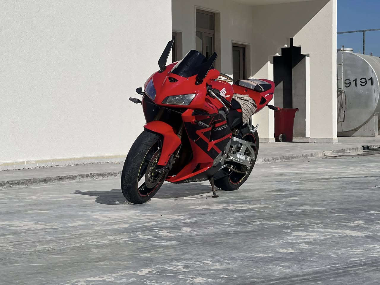 سلام عليكم للبيع دراجه RR600موديل 2006 مال حلبه 8نوزل مو 4
الدراجه مبكنه يعني ابيعلك كوم حديد 

بدون اوراق اتكفلهه الك سرقه وكلشي 

اسويلك مكاتبه 

متوفر واتساب ***********

مكان بغداد تاجي
