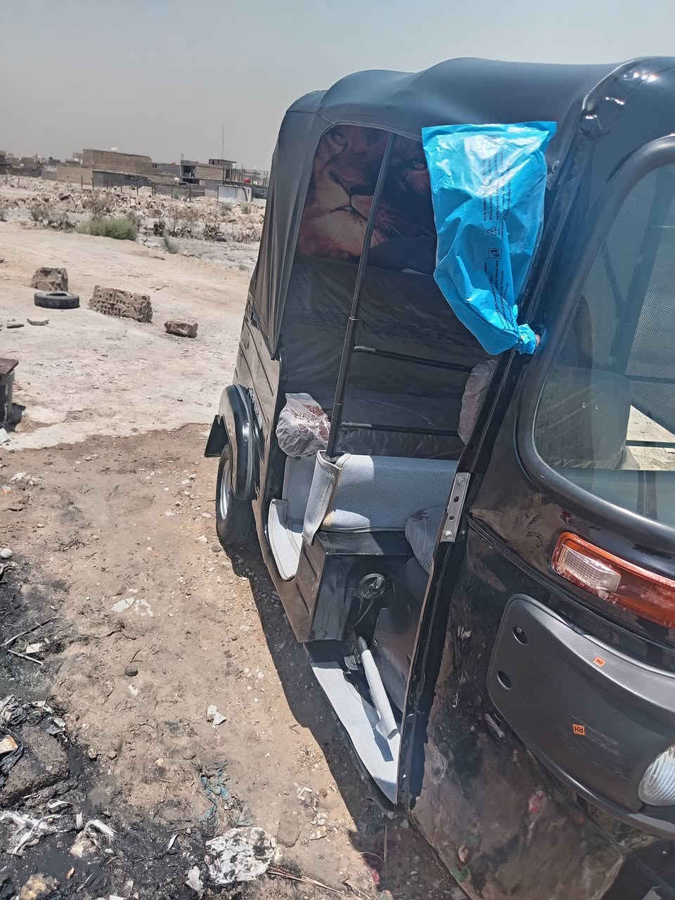 سلام عليكم شباب تكتك تفاصل داخل الفديو  سعر 5500 يعني خمسه مليون و خمس ميه بي مجال قليل الاستفسار *********** عل فيس ما موجود المكان بغداد مدينه الصدر الدسيم
