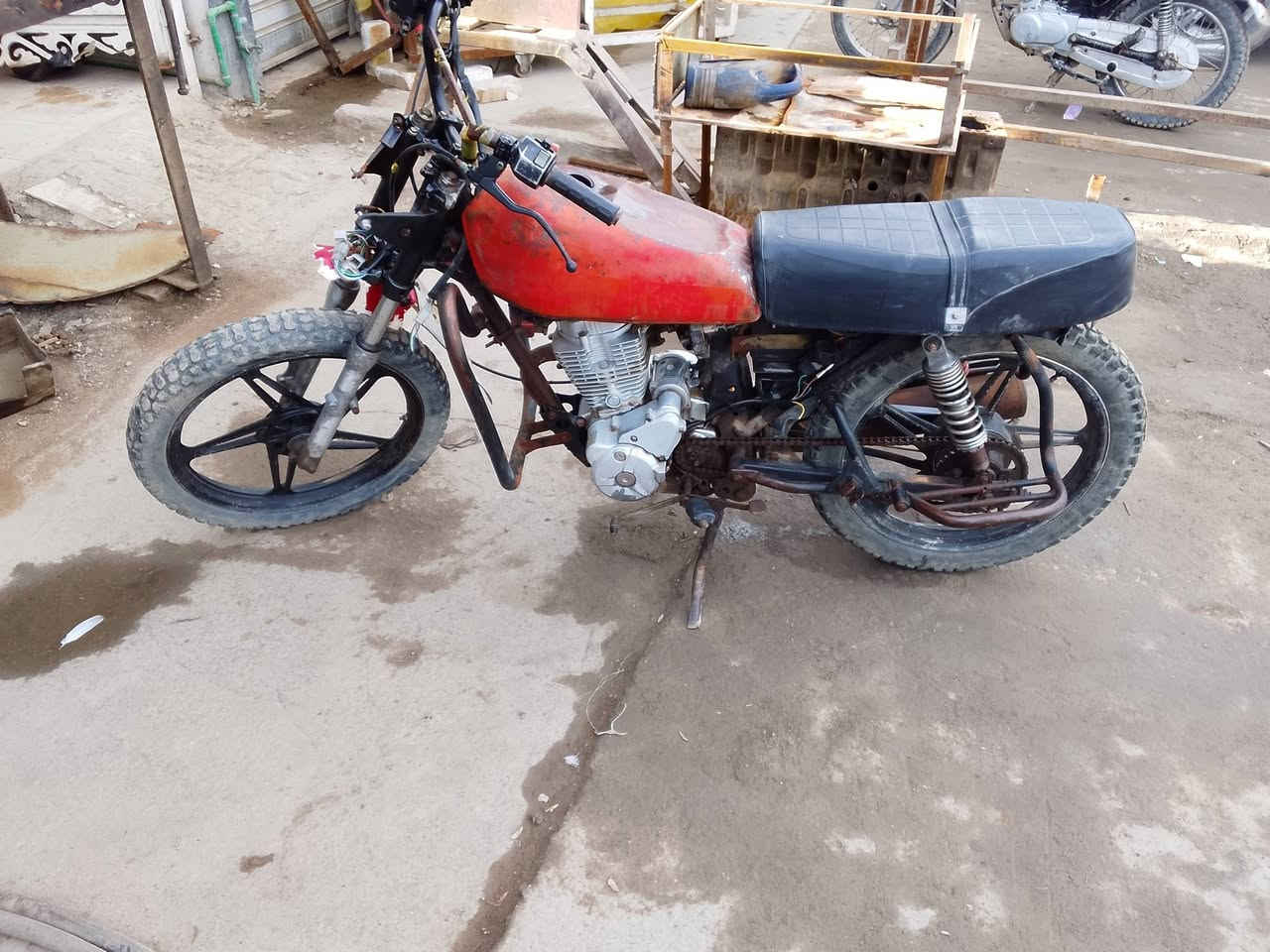 دراجه 5 كير شغاله هندر واحد سلف يرادله كهربائيات الدراجه اوراق اصليه مكينه حلوه بس من شغل اطلع دخان وتكطع مكانها المسيب قفلها 150اذا مو شراي لاتخابر ***********
