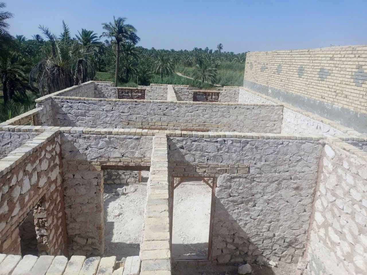 جزء من عملي بناء حجر درجه اولى لكافة أنواع بناء الحجر للاستفسار الاتصال بالرقم *********** او مراسلت الصفحه
