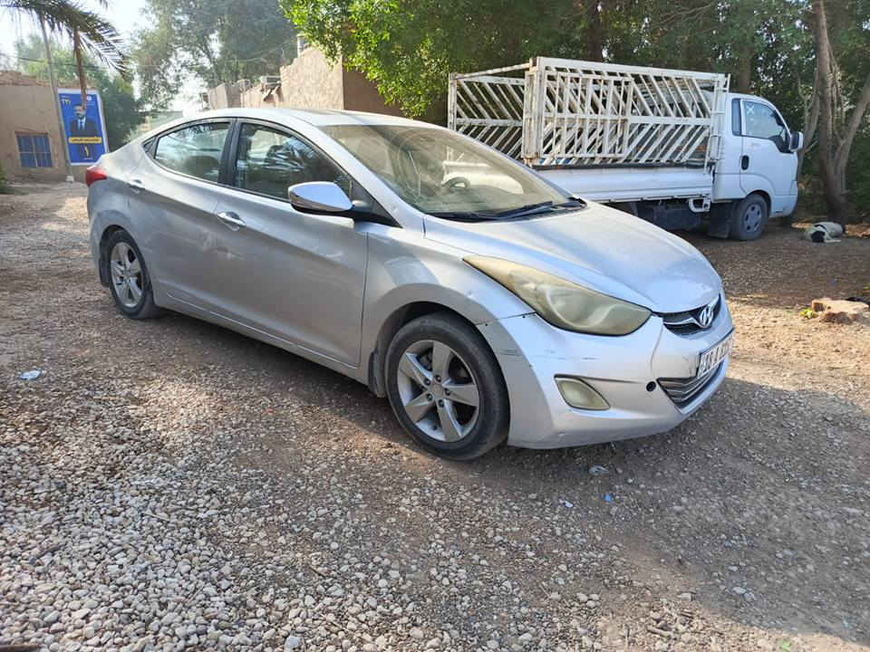 السلام عليكم  للبيع النترا مديل 12 خليجي رقم بابل انكليزي مداور ثاني يوم السياره حيل نضيفه مثل ماموضح بالصور مكفول من الحادث والصبغ بيه مكانلت بارد موضحه بالسونار محرك وكير جدد محرك المرغوب السعر والتافصيل اكثر على هذا الرقم*********** النجف, العراق
