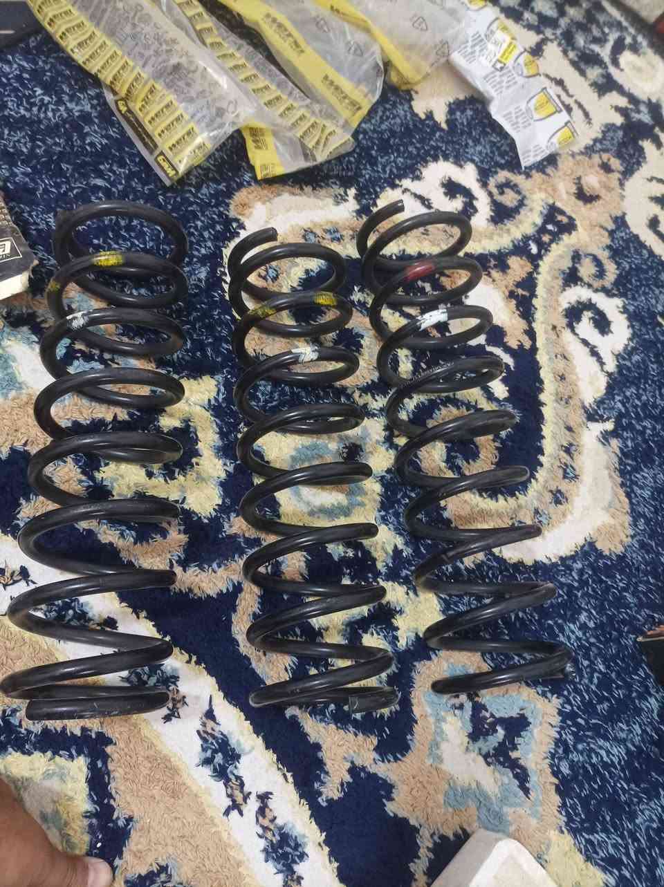 السلام عليكم غراض سياره أيراني أصليات للبيع أبيعهن كلهن السعر 150ألف والسعر كلش مناسب  للتواصل الأتصال عالرقم ***********
العنوان كربلاء.البوبيات
