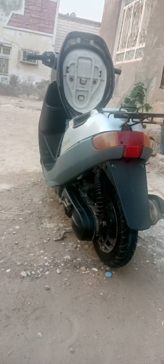 دراجه بتره للبيع خطين لستفسار اتصل ع رقم *********** سعر 350 وبيه مجال
