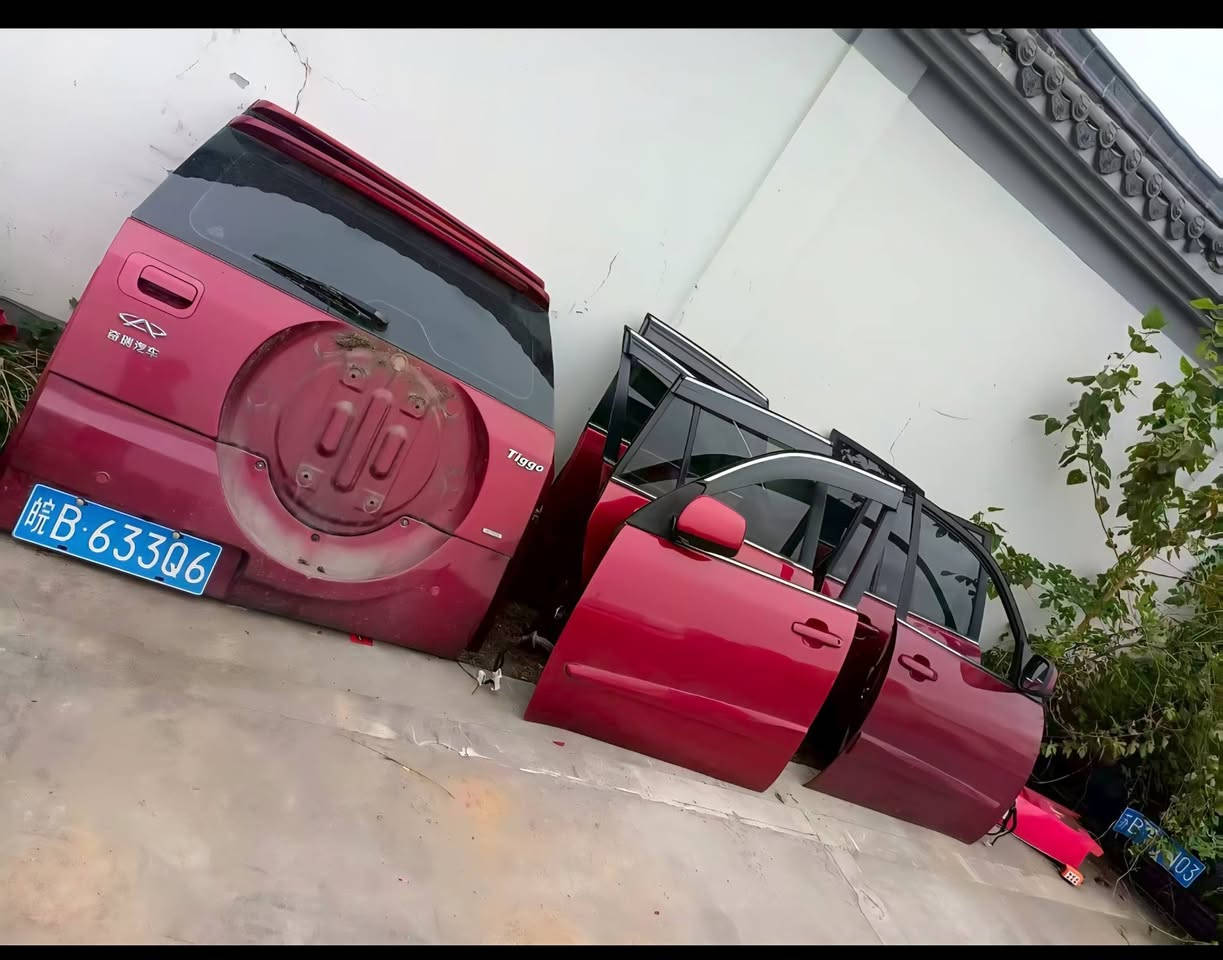 السلام عليكم 
متوفر ابواب وبنيد تيكو حاويه وارد
متوفر باب جنطه تيكو حاويه وارد
العنوان حله نادر مقابل المجمع الامريكي محمد الموسوي 
***********
