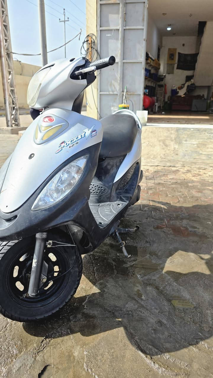 سلام عليكم دراجه كامكو في2 وارد ياباني صالها 6اشهر من جبتها من الوكيل دراجه نضيفه وباقيه على البلاد برغي ما مفتوح بيها الكفرات ختم واحد كلهن استفسار خاص ***********
