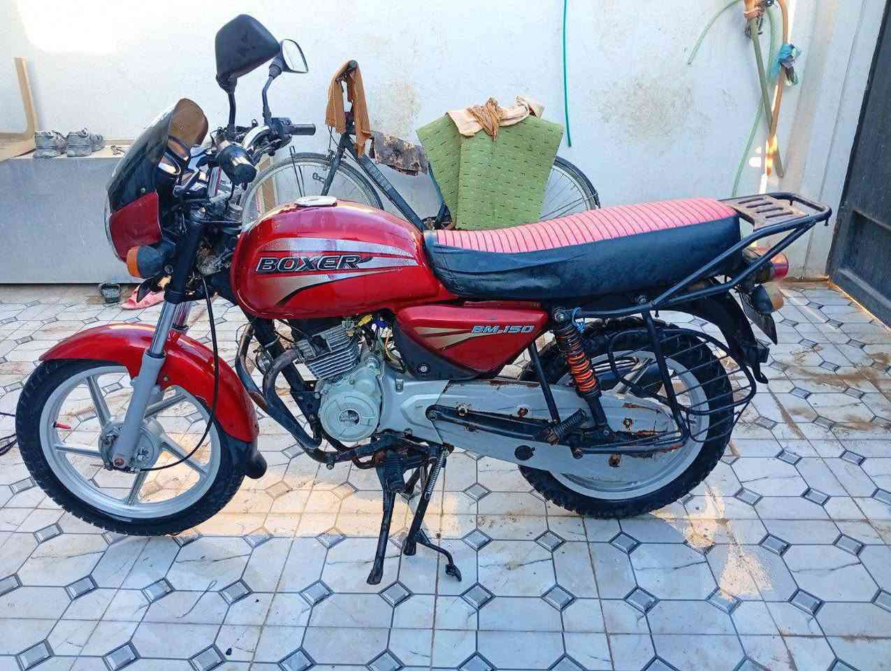 بوكسر مديل 2018 مرقم سنوية الدراجة خير من الله
السعر مليون و150 وبي مجال 
موجود خاص او اتصل على الرقم ***********
