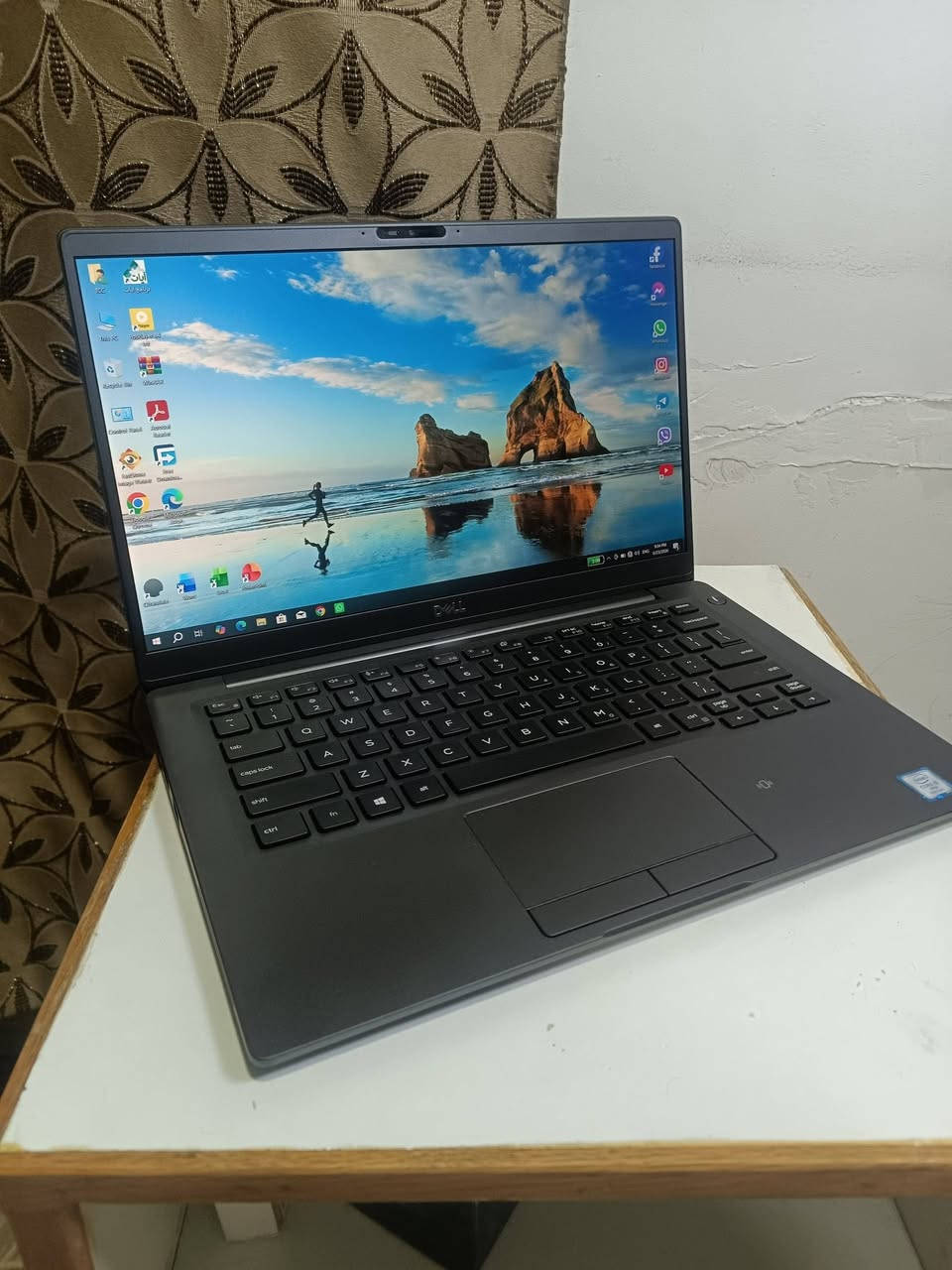 السلام عليكم
لابتوب للبيع dell 7400  فئة العليا من ديل😍
لابتوب خفيف وانيق😌
معالج i5 جيل ثامن 🔥
رام 8gb ✈️
خزن 256 gb نوع NVME جدا سريع
حجم الشاشة 14 بدقة fhd لراحة العين💻.
يدعم خاصية NFC لنقل البيانات
نادر ما تجدها بباقي الفئات🌚
قلاب 180 درجة.
كل هاي المواصفات ب 270 فقط!!
تواصل واتساب ***********
يوجد توصيل لكل محافضات العراق🚗
