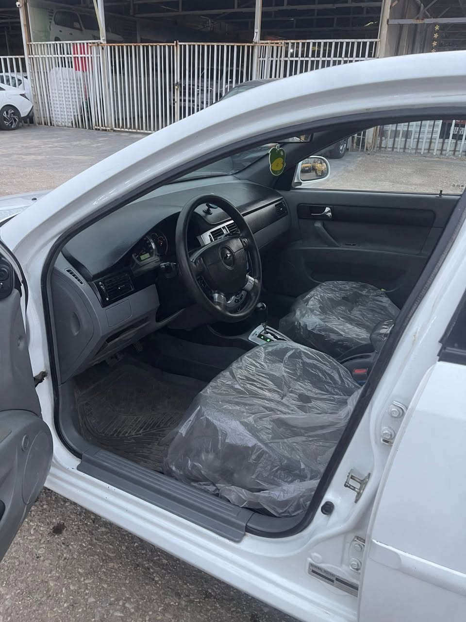 شوفر ليت اوبترا موديل 12 السياره مكينه كير صدر تبريد تخم تاير كله شركه جاهزه ع لاخير مكفوله من الضربه والتبديل فقط بيها صبغ هلال جاملغ امامي والخلفي يم البك لايت الباقي كله ع وضع الشركه سعرها 77 

***********
