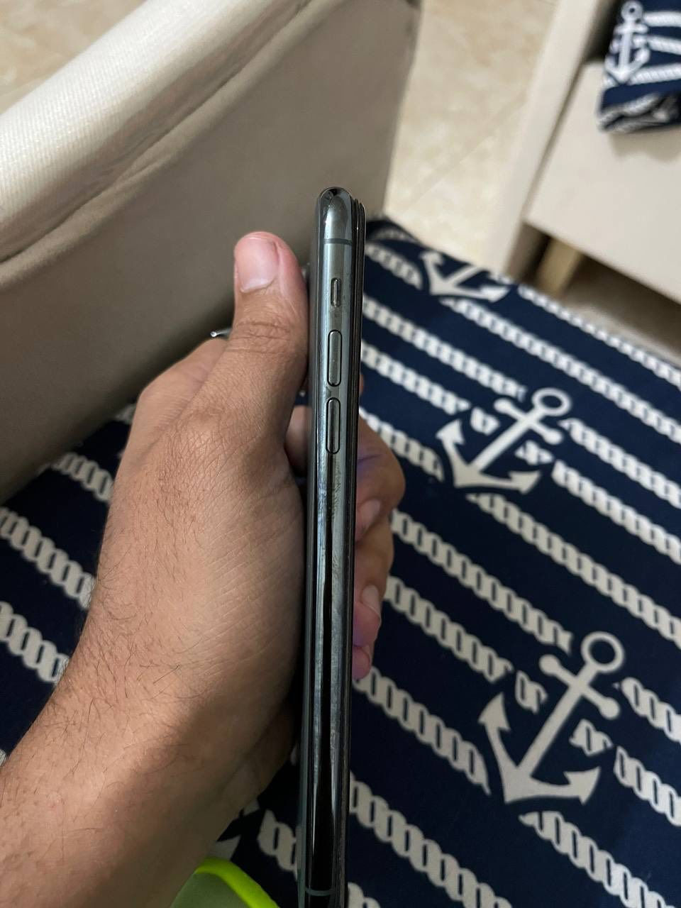 ايفون ١١ برو ماكس مبدل بطارية 🔋
نظيف كلش بي ملاحظة
( من بدلت بطارية الشاشة ما كبسوها عدل  وموضح بالمنشور )

نموذج m
ذاكرة (٢٥٦)
محدث اخر تحديث 
 ملحقاتة شاحنة وباكيت الجهاز وكفر 
السعر ٢٨٠ 
مكاني بغداد المحمودية
***********
