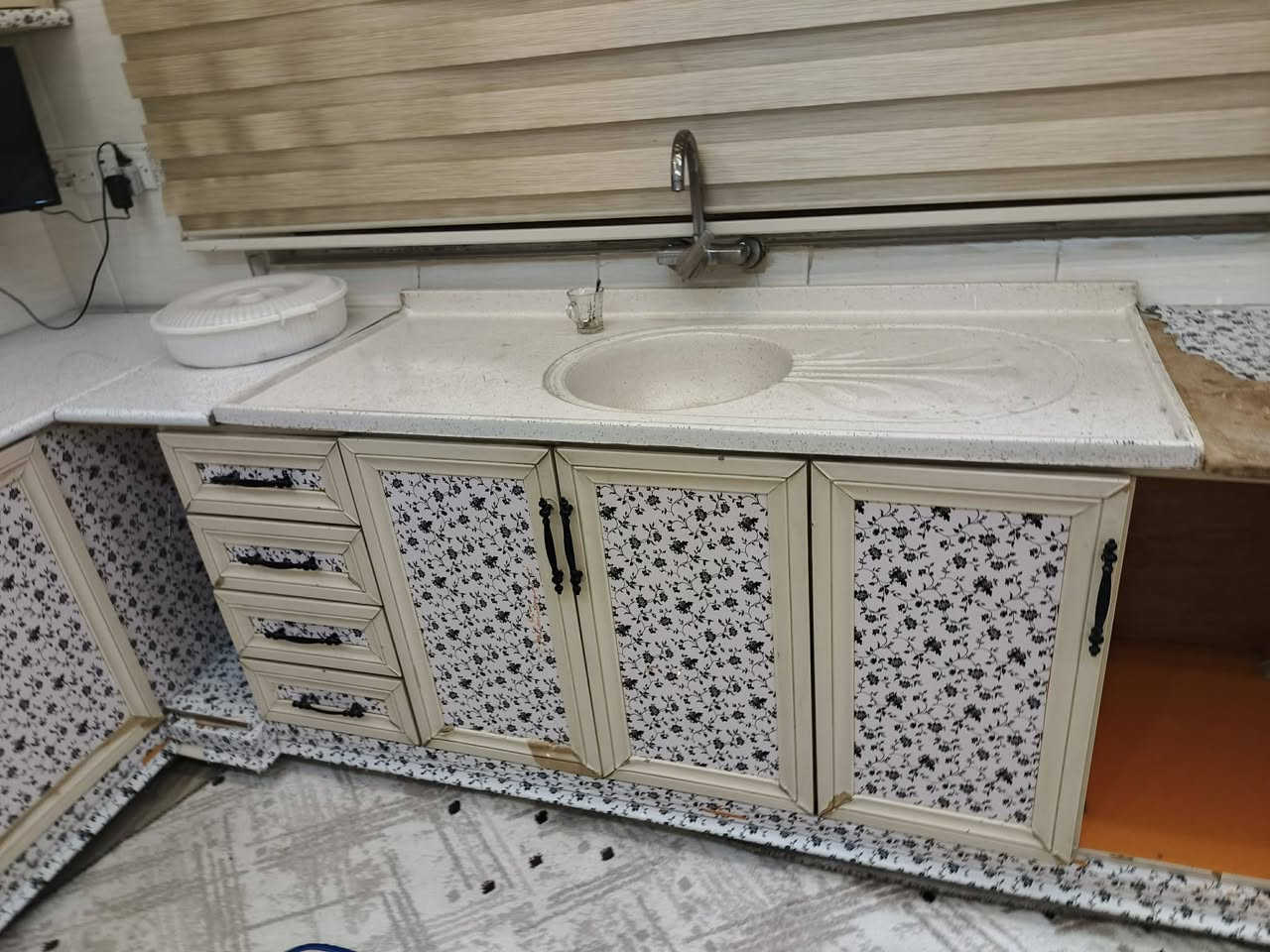 کونتر للبیع خشب سعر 150الف عنوان کرکوک
***********

***********
